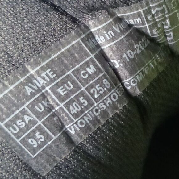 Vionic Women's Sneaker size 9.5M - Picture 7 of 8